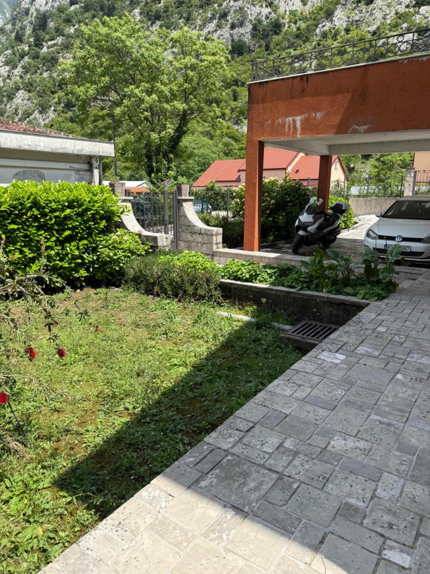 Apartment Damjan Kotor Luaran gambar