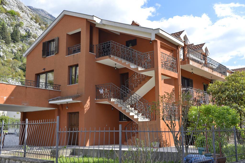 Apartment Damjan Kotor Luaran gambar
